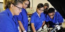 Cursos do SENAI atendem necessidades da ind�stria e abrem portas do mercado de trabalho para os estudantes